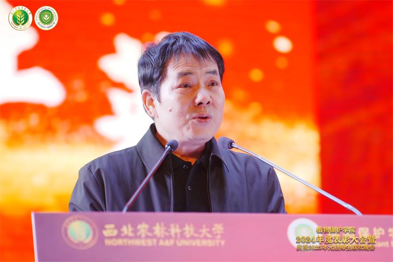 8003.探花系列
副院长闫建兴宣读表彰2024年度探花系列
先进个人、师德师风优秀教师、安全管理先进实验室的决定.jpg