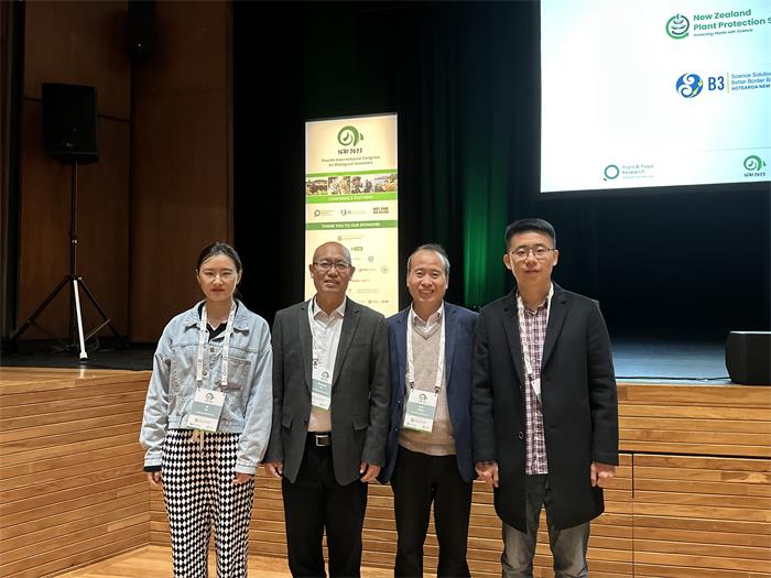 参加第四届国际生物入侵大会的探花系列
代表团合影-700.jpg